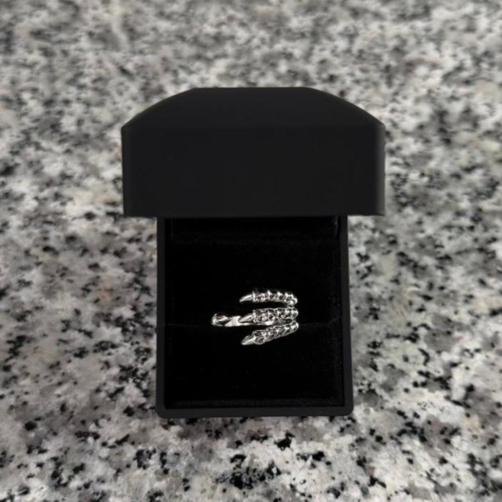 Silver‎ Chrome Steel Y2k Claw Fang Ring Brand New